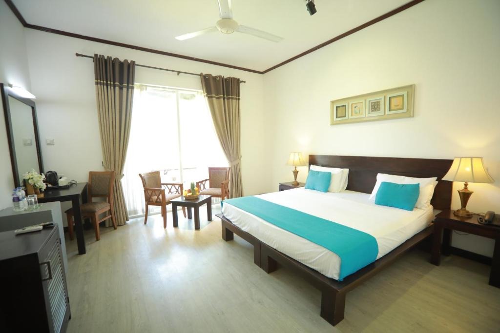 هتل راتنا بیچ واددووا